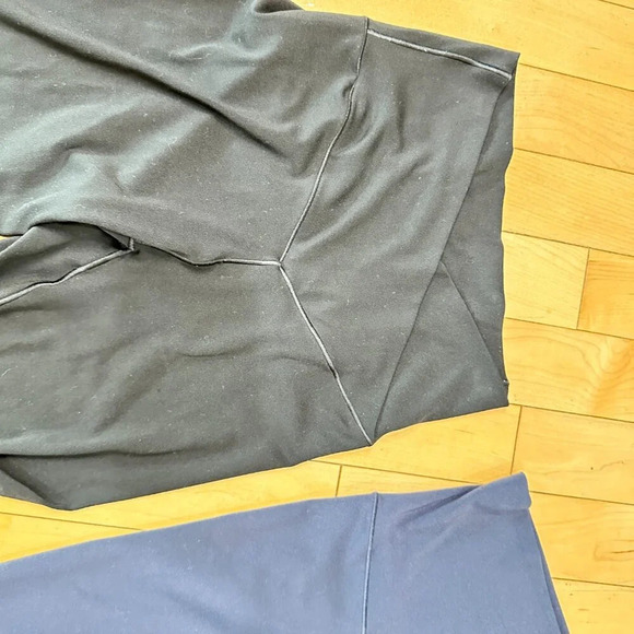 Set of TWO Black & Navy Offline by AERIE Hi-Rise 7/8 Leggings - Small - Picture 4 of 11